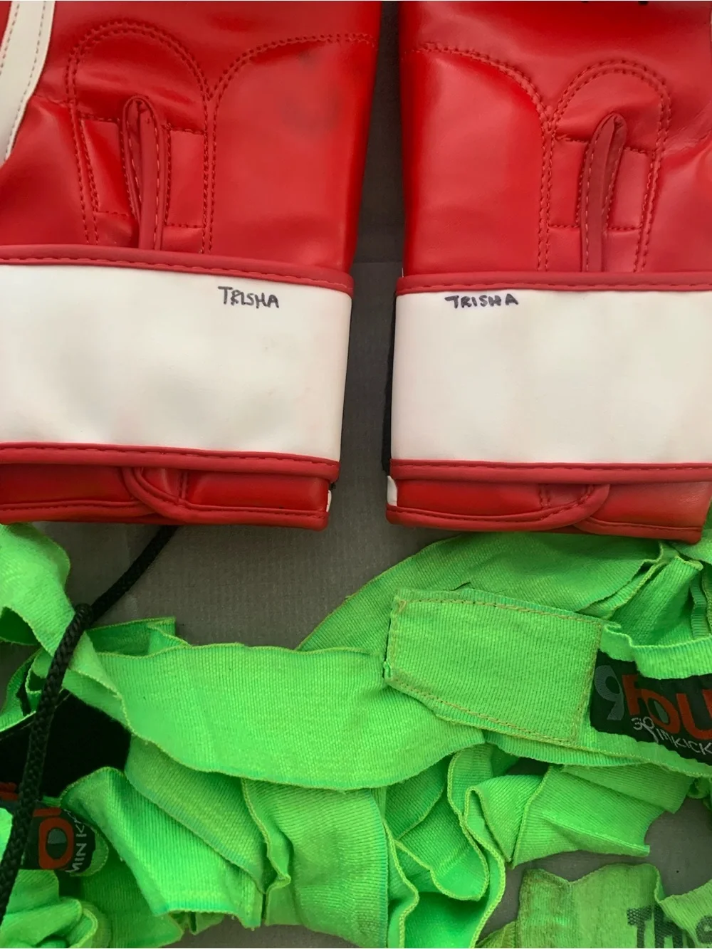 9Round White Red Boxing Gloves